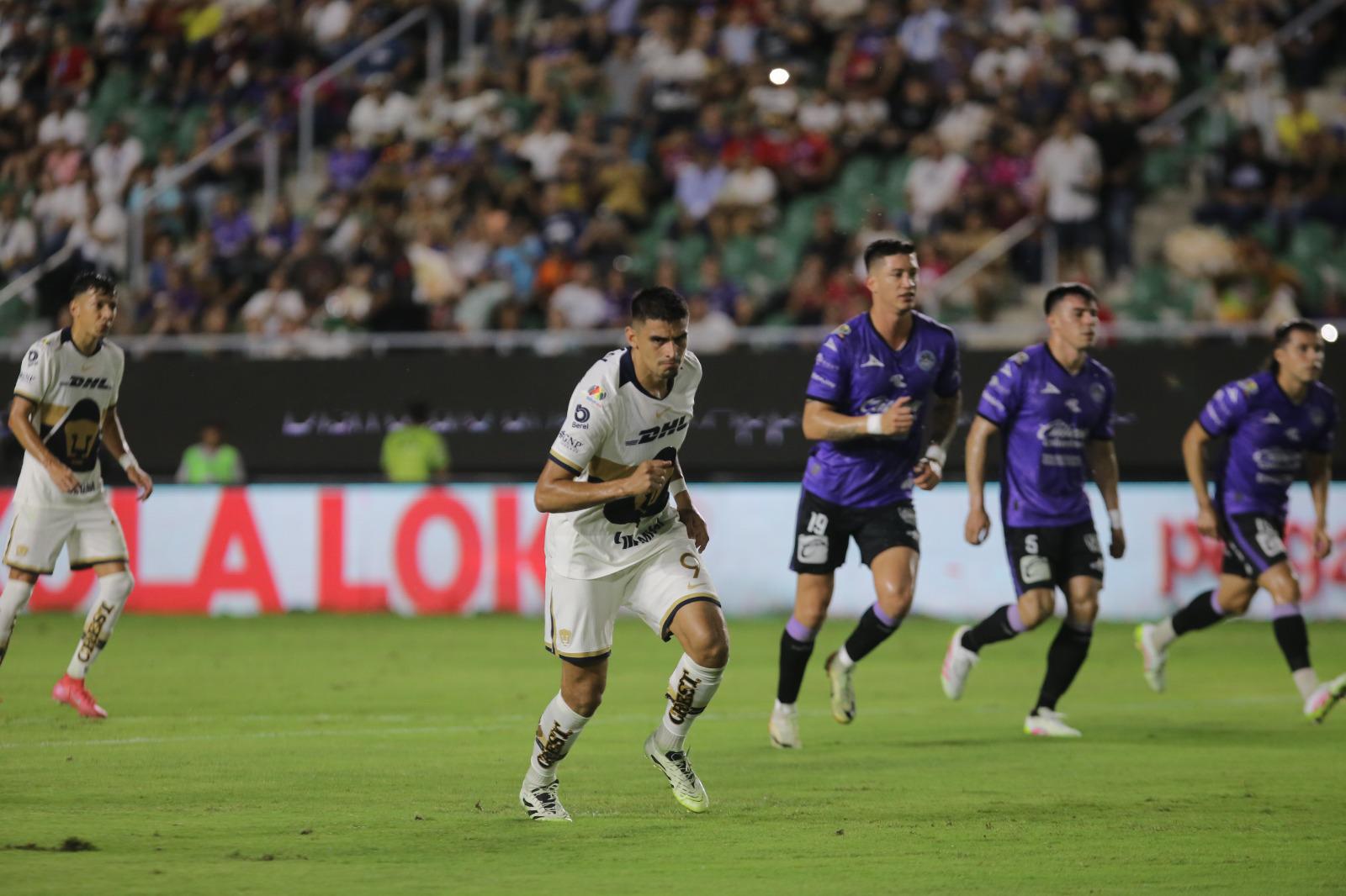 $!Pumas pierde a Guillermo ‘Memote’ Martínez por fractura: fuera todo el Apertura 2025