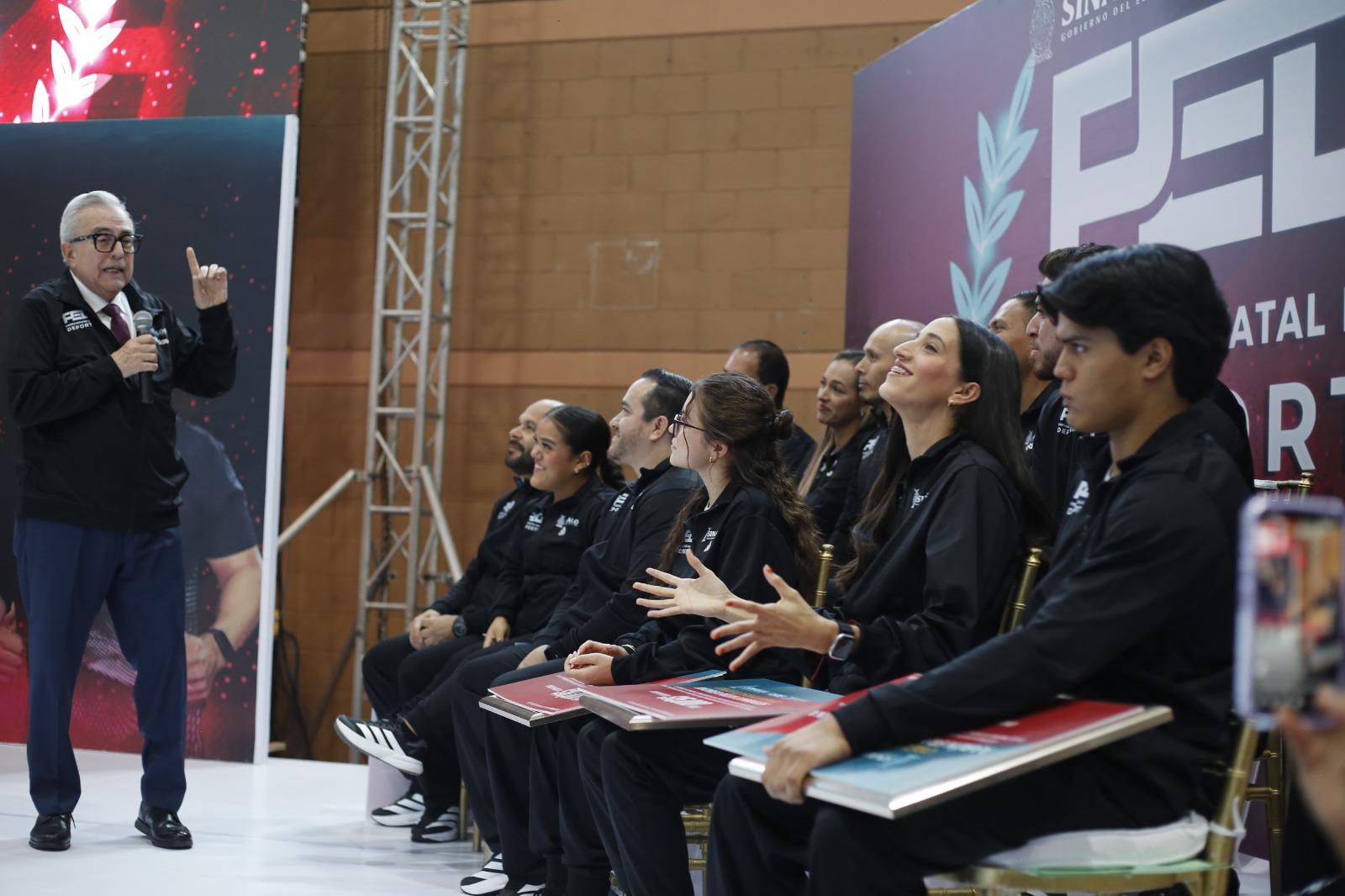 $!Reconocen a Luis Carlos López y Aarón Ibarra con el Premio Estatal del Deporte 2025