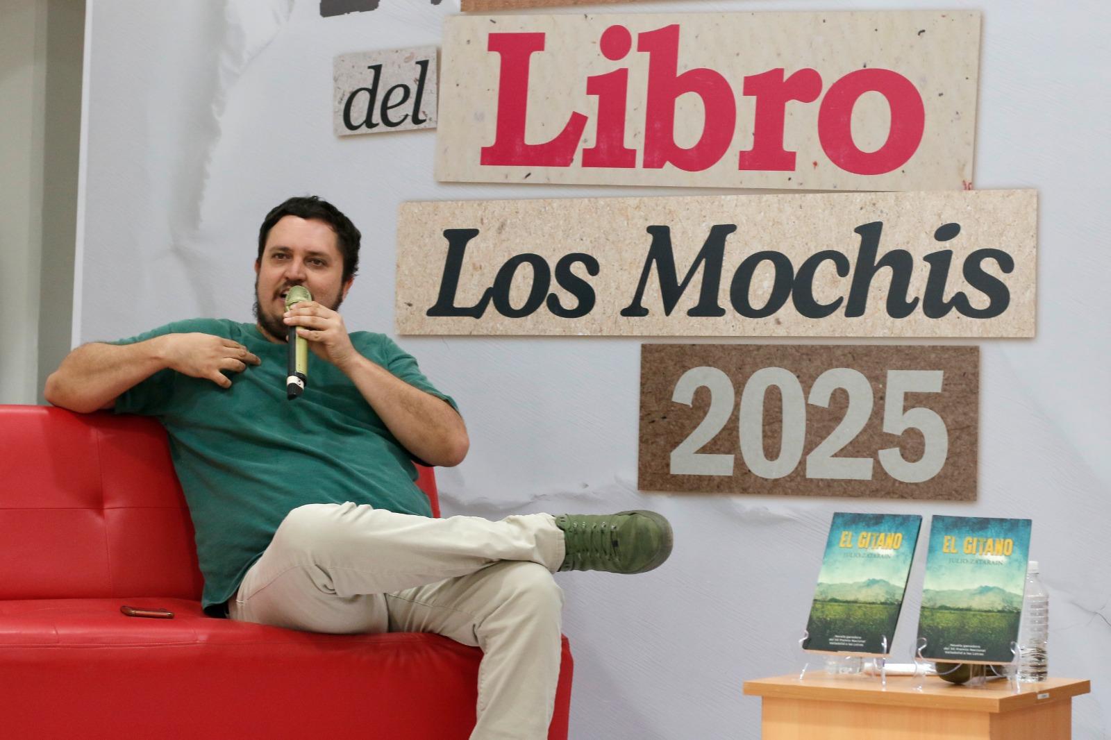 $!El escritor sinaloense Julio Zataráin presentó “El Gitano”, novela galardonada con el Premio Nacional Valladolid a las Letras 2024.