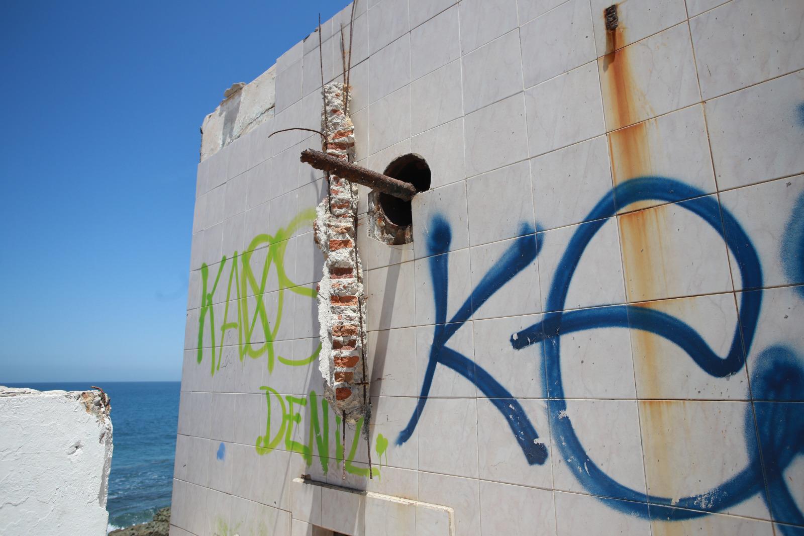 $!Deterioro acaba con edificio de Telégrafos en el Paseo Claussen de Mazatlán