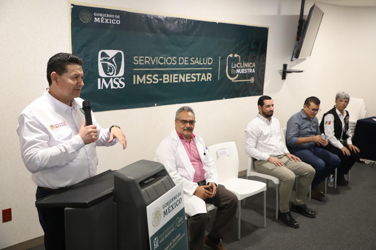 $!Entregan tarjetas del programa ‘La Clínica es Nuestra’, en Mazatlán