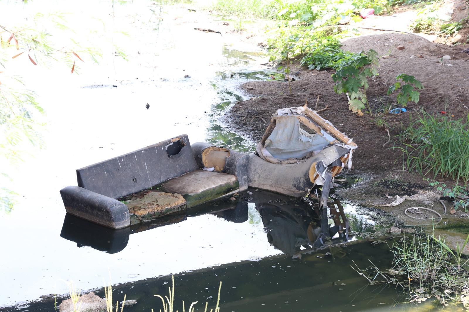 $!Vecinos denuncian basura y maleza en el Arroyo Jabalines pese a labores de limpieza