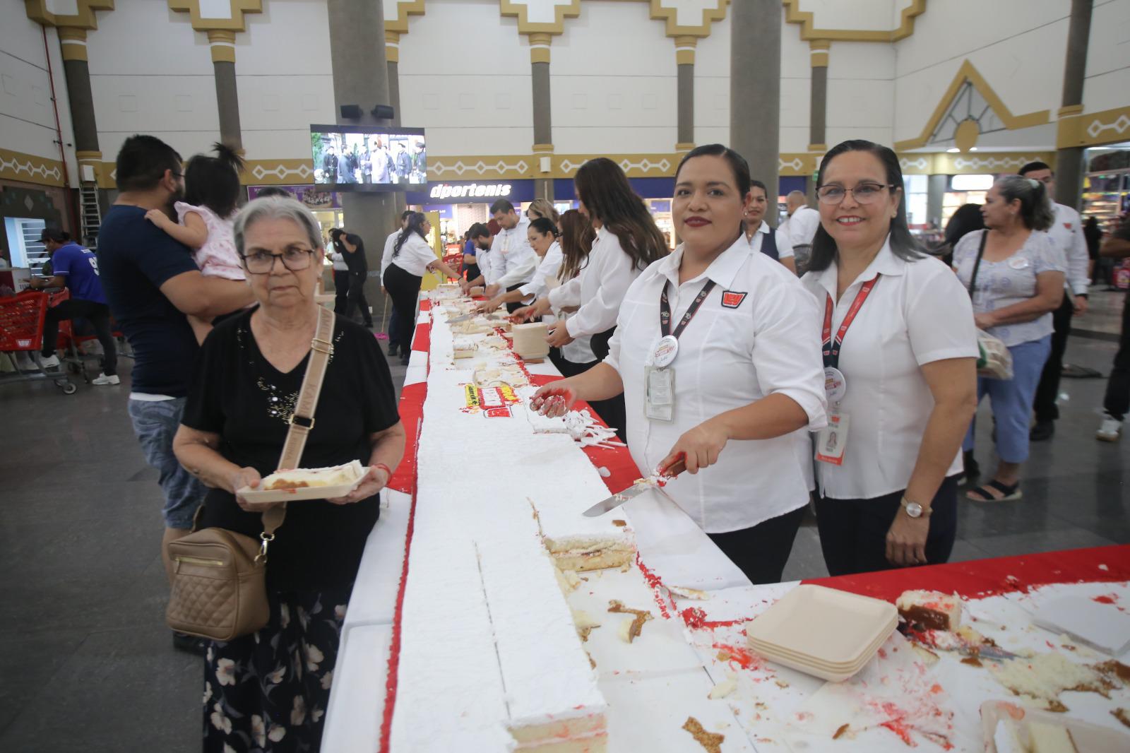 $!Casa Ley celebra 72 años con sus clientes en Mazatlán