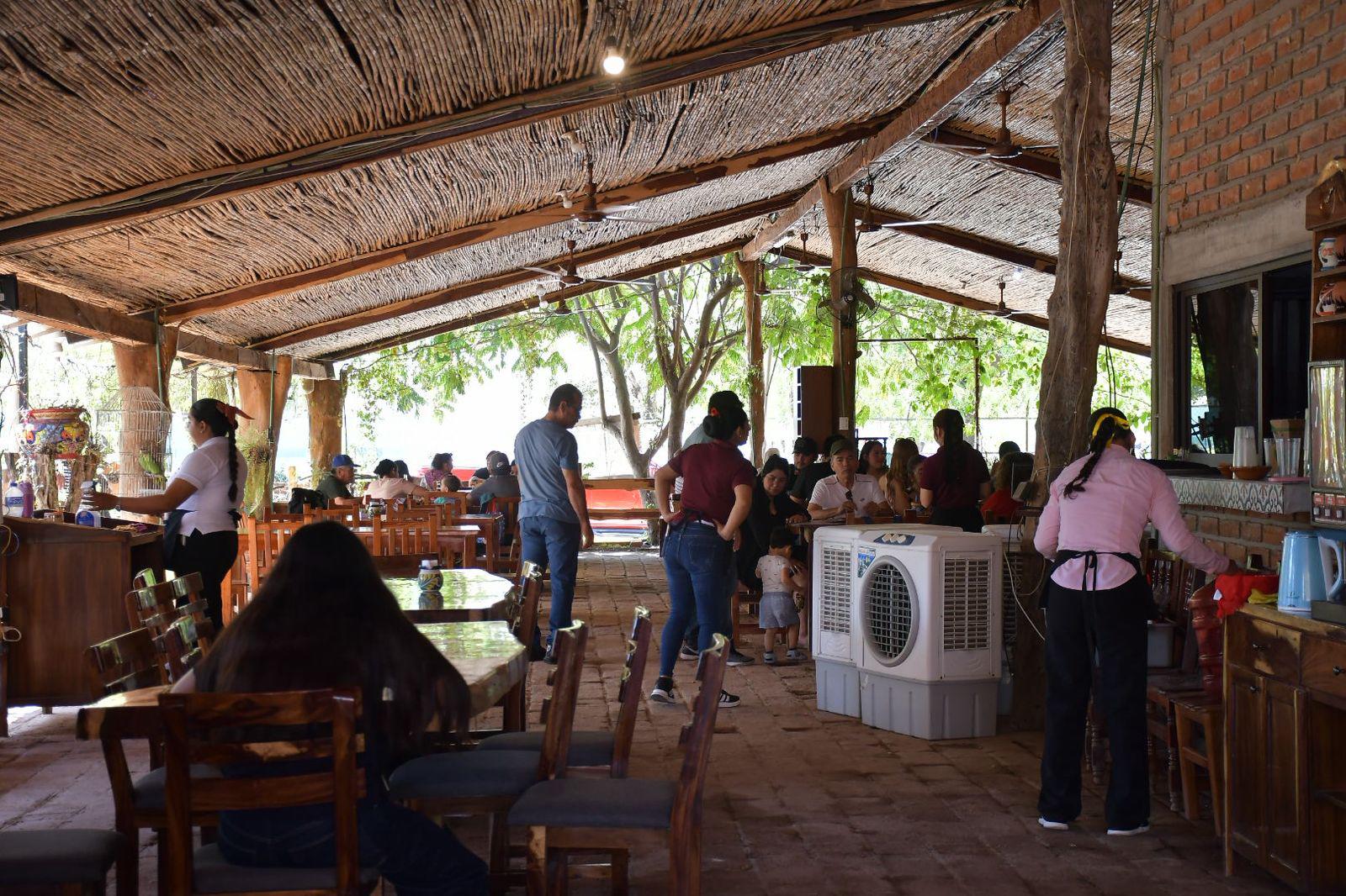 $!Restaurantes de Imala destacan recuperación de afluencia tras un año de violencia