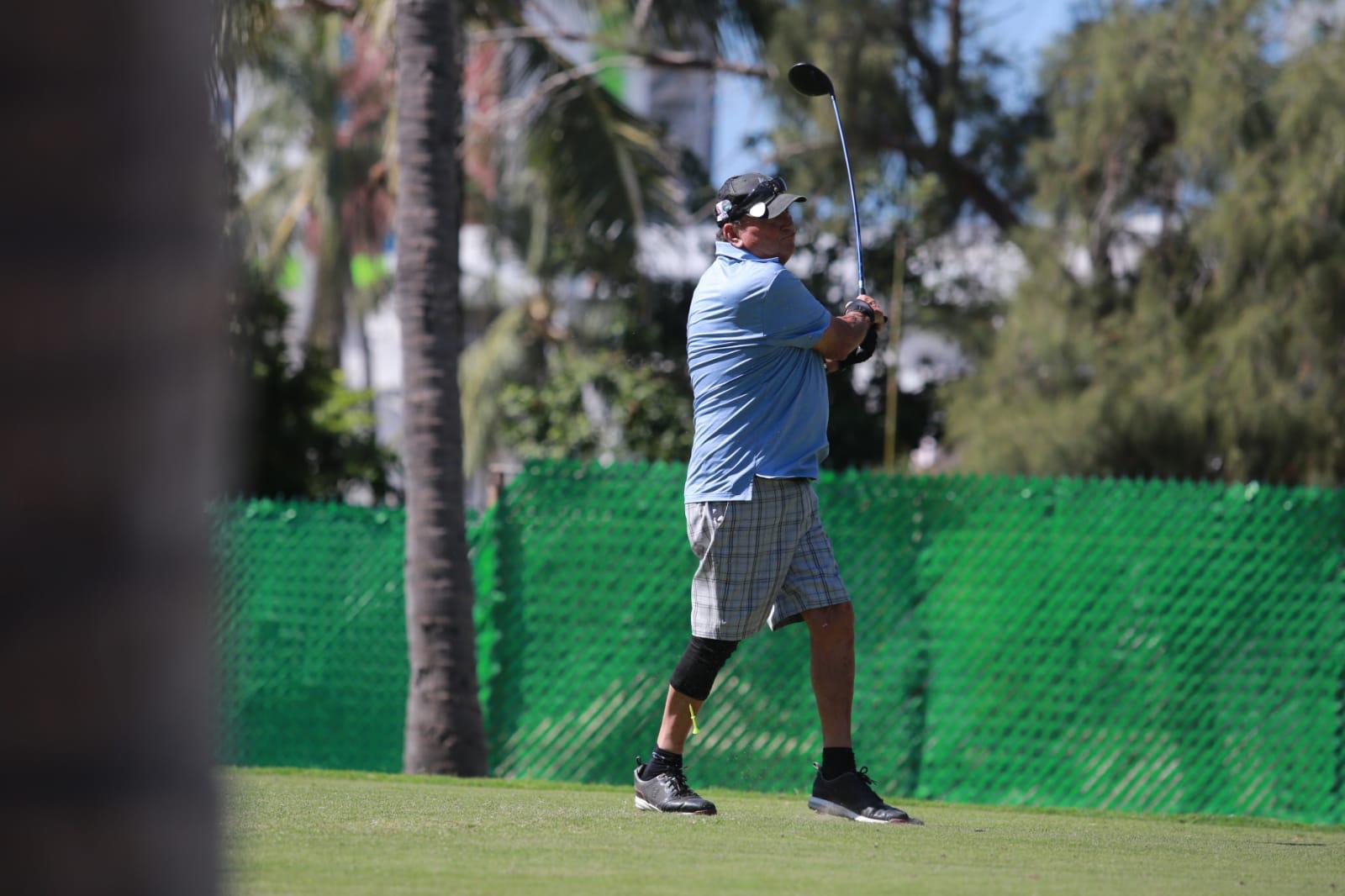 $!Mazatleco Diego Medina comanda Torneo Anual Internacional de Golf de El Cid