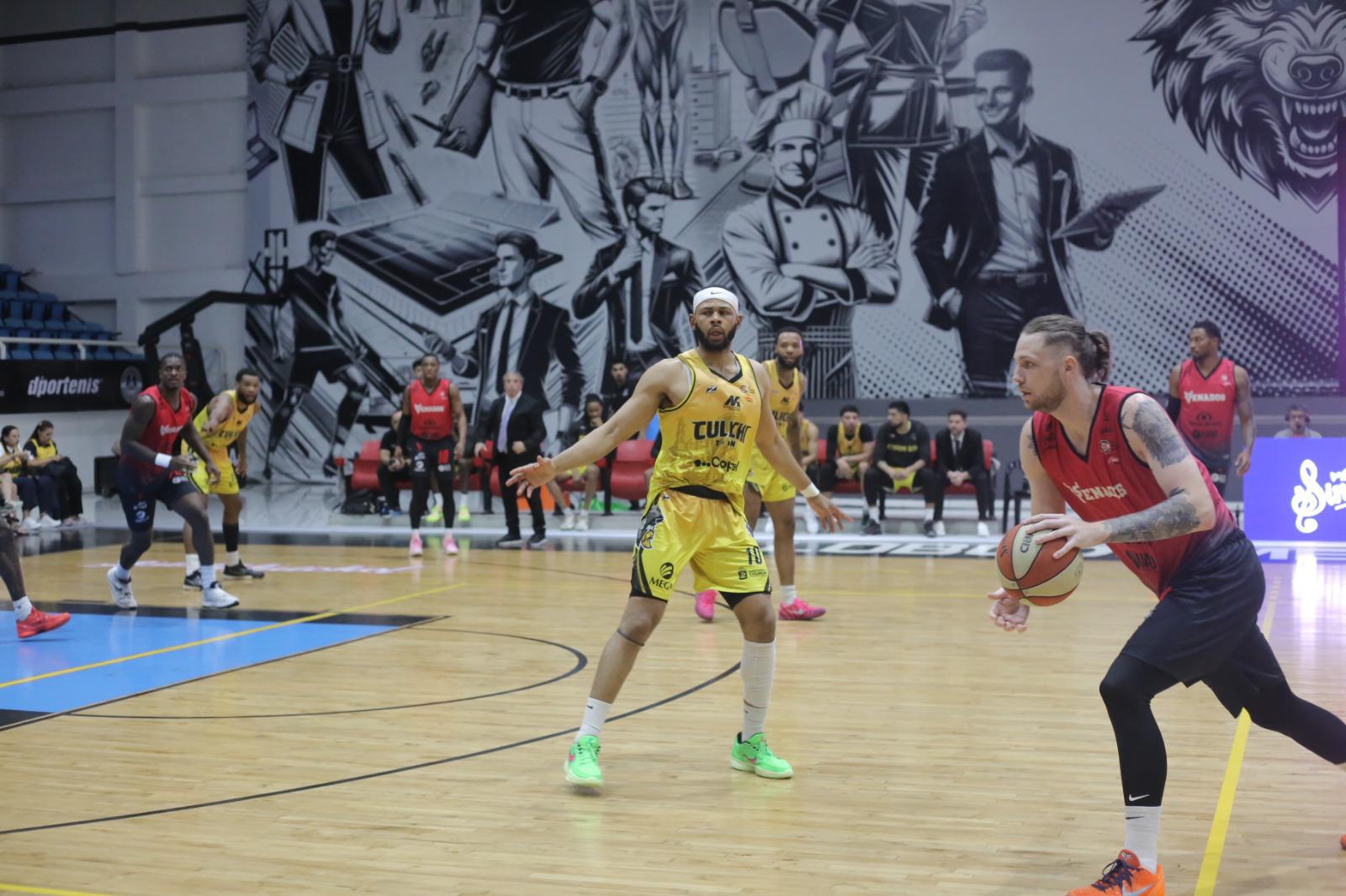 $!Caballeros de Culiacán barren a Venados Basketball con triunfo en Mazatlán