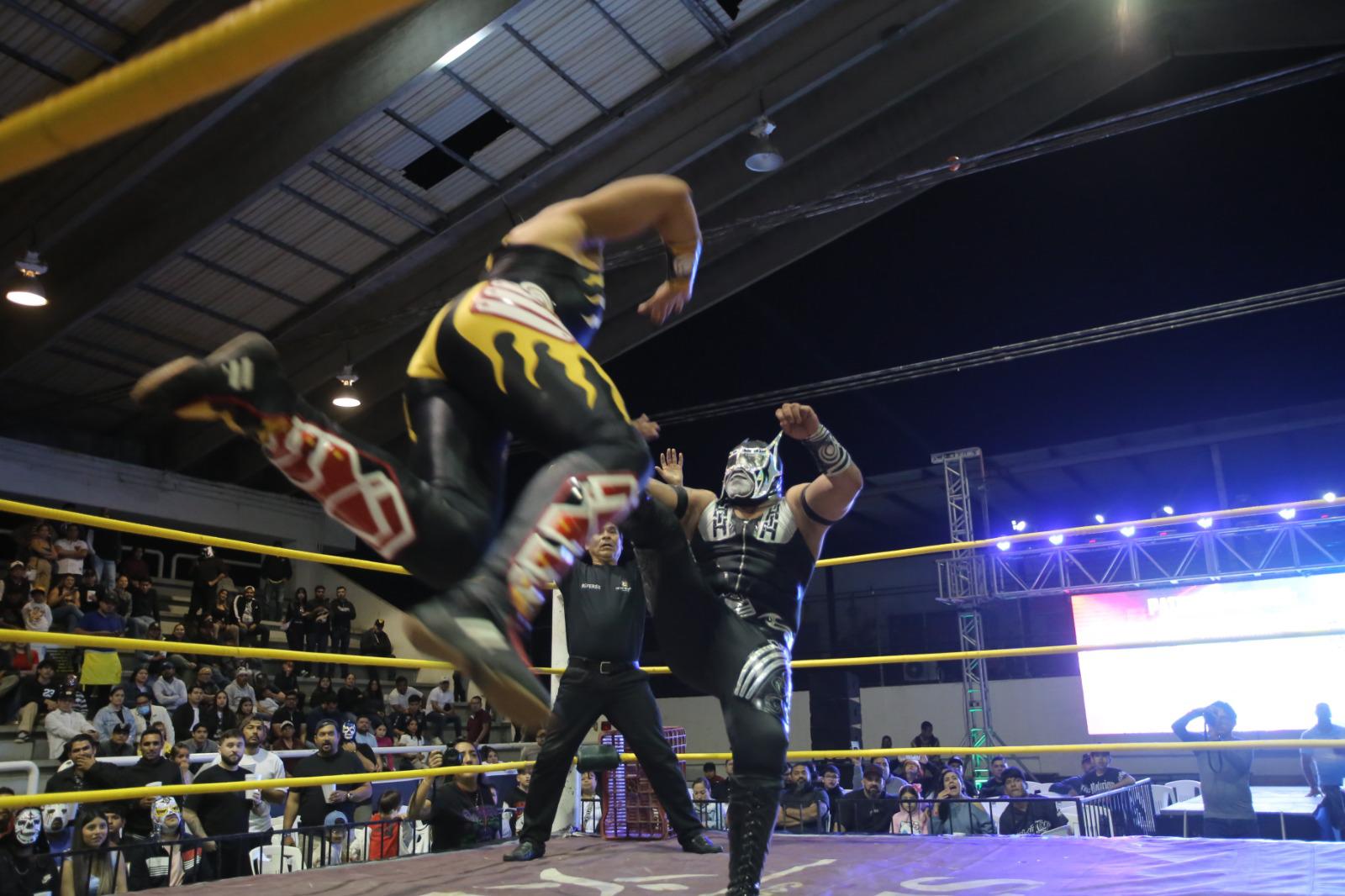 $!El Fiscal y Aerostar conquistan la noche de Revanchas de Project Lucha