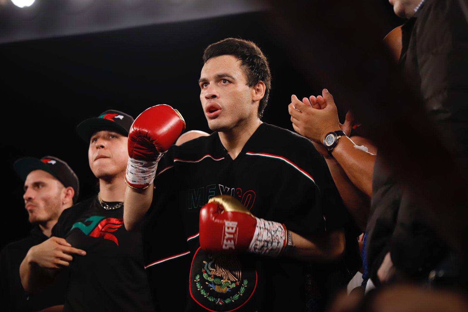 $!Julio César Chávez Jr. busca la corona mundial antes del retiro