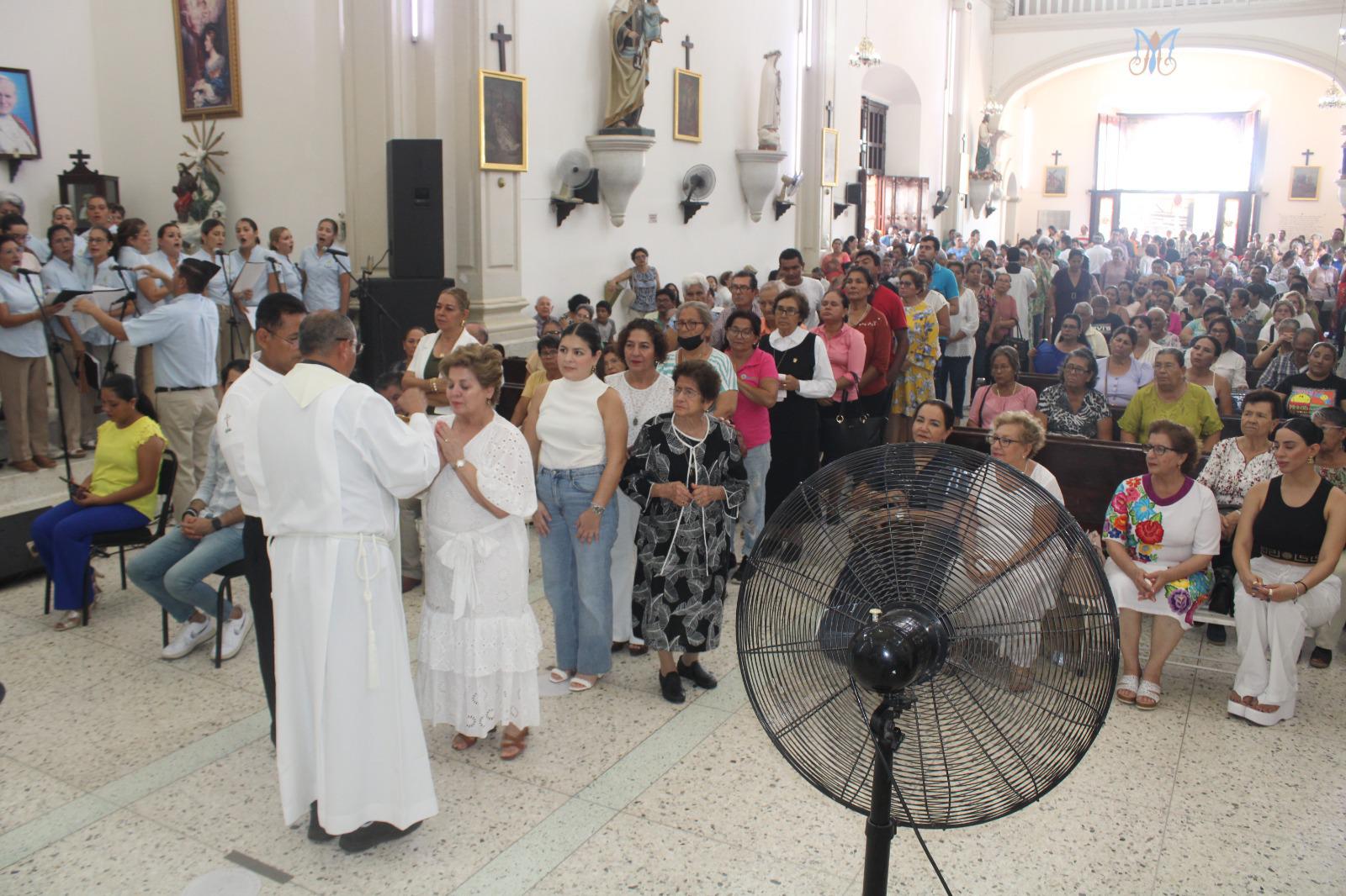 $!Llama Obispo a encomendarse a las súplicas de la Virgen del Rosario