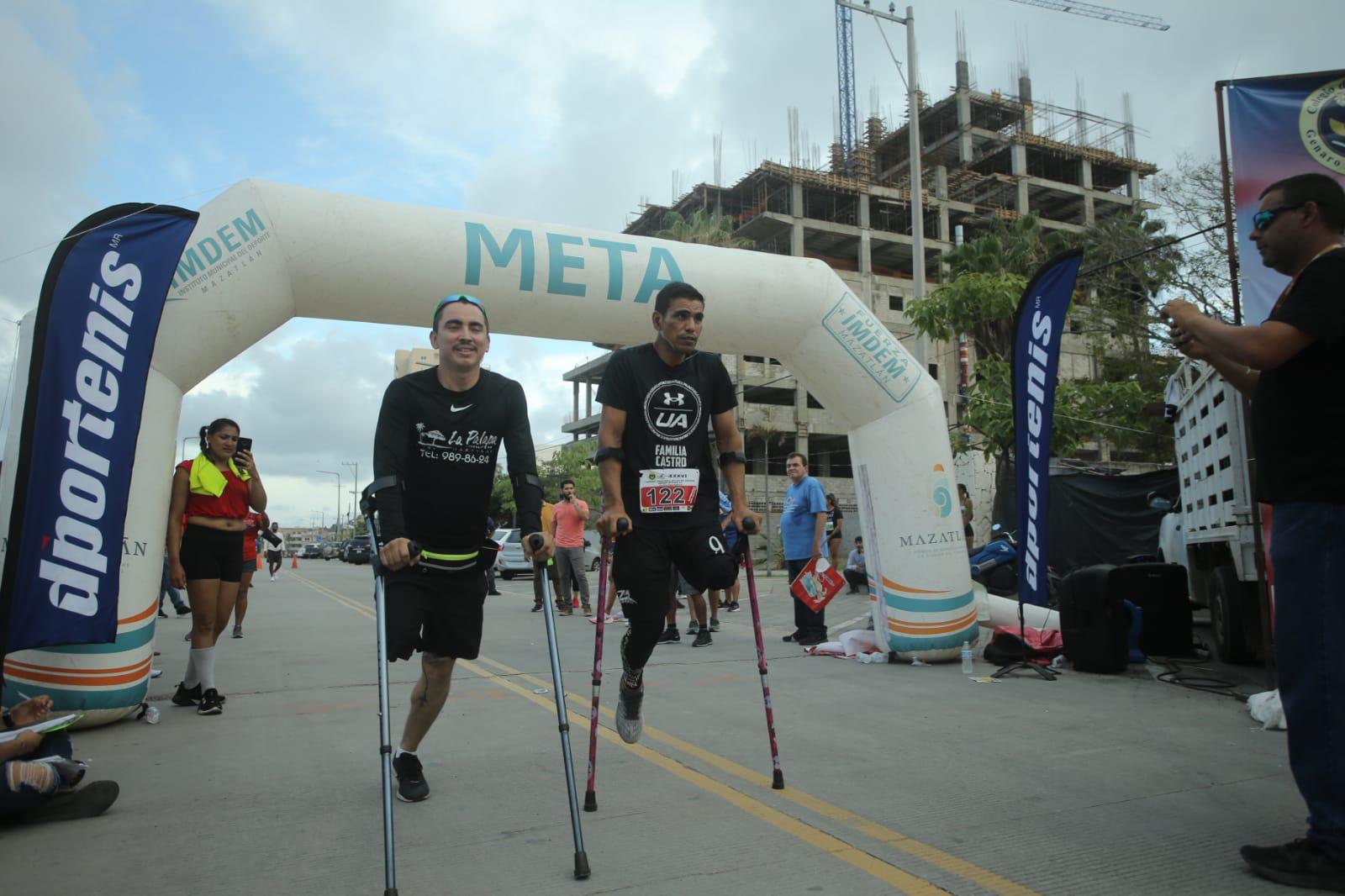 $!Leyva y Labrador imponen su ley en Pedestre del Colegio de Abogados
