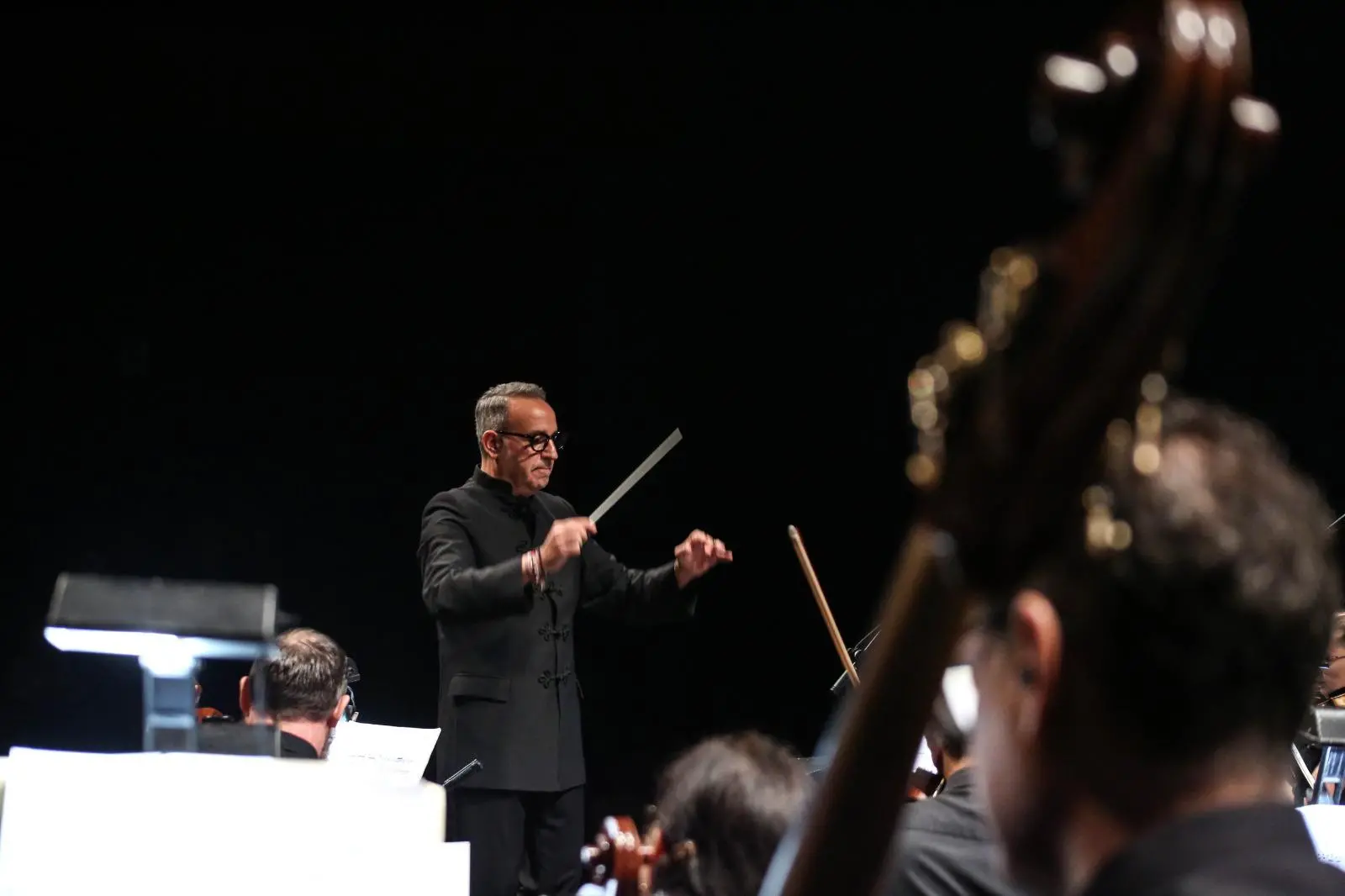 $!El director Vicente Martínez Alpuente dirige a la OSSLA en el concierto de otoño.