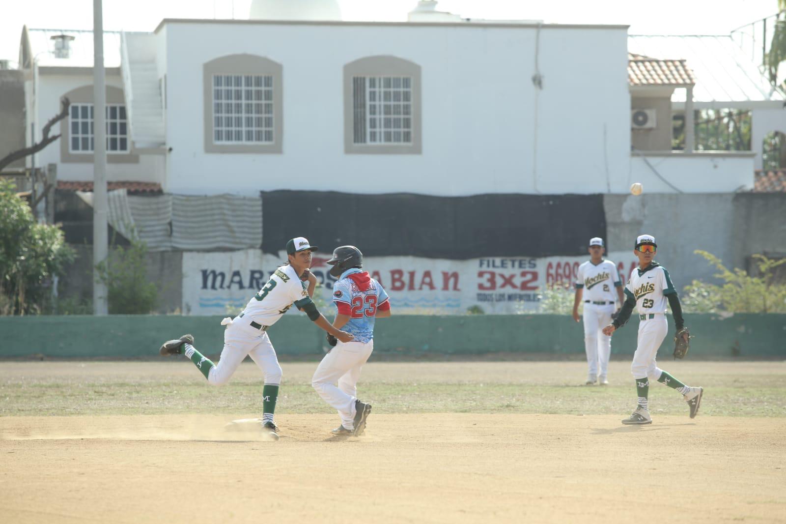 $!Pelikanos del Rosario muestra su ofensiva ante Club San José de Guasave