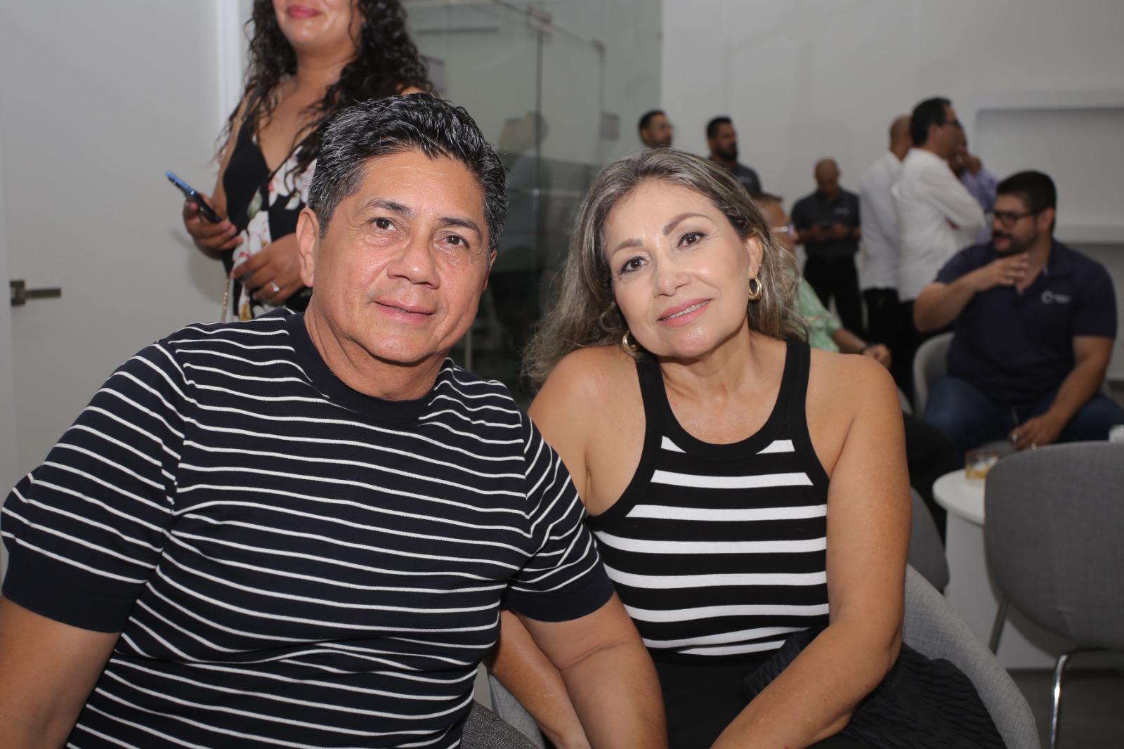 $!Kenia de Álvarez y Florencio Álvarez