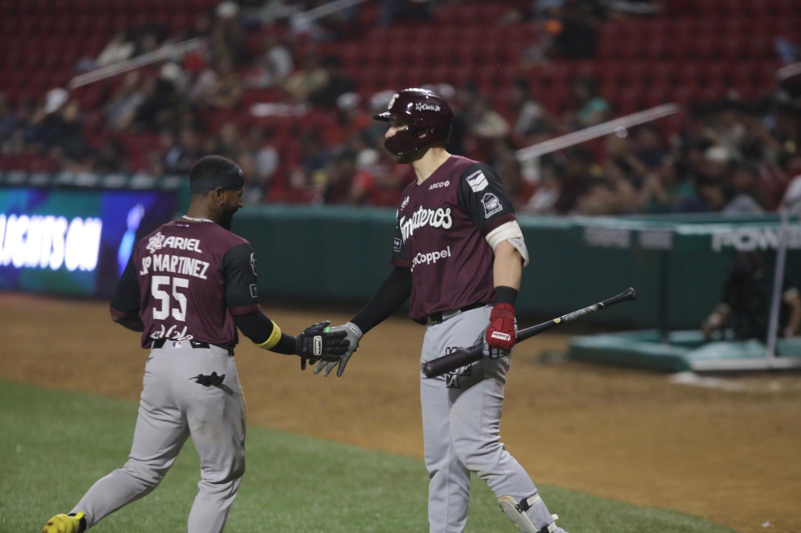 $!Tomateros se impone con autoridad a Venados en el inicio de serie en Mazatlán