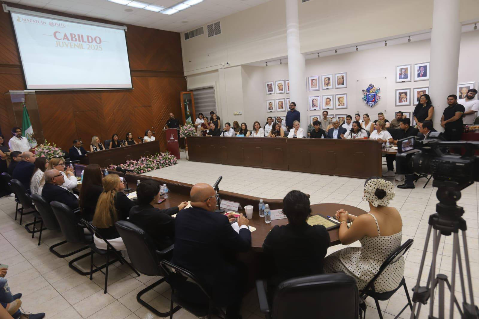 $!Instalan Cabildo Juvenil 2025 en Mazatlán