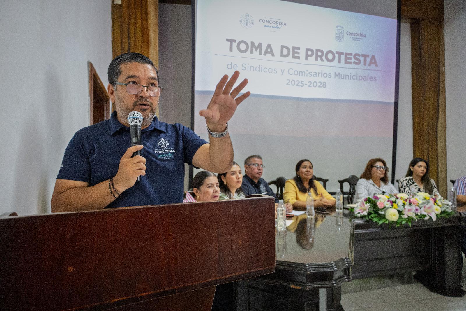 $!Toman protesta de síndicos y comisarios en Concordia