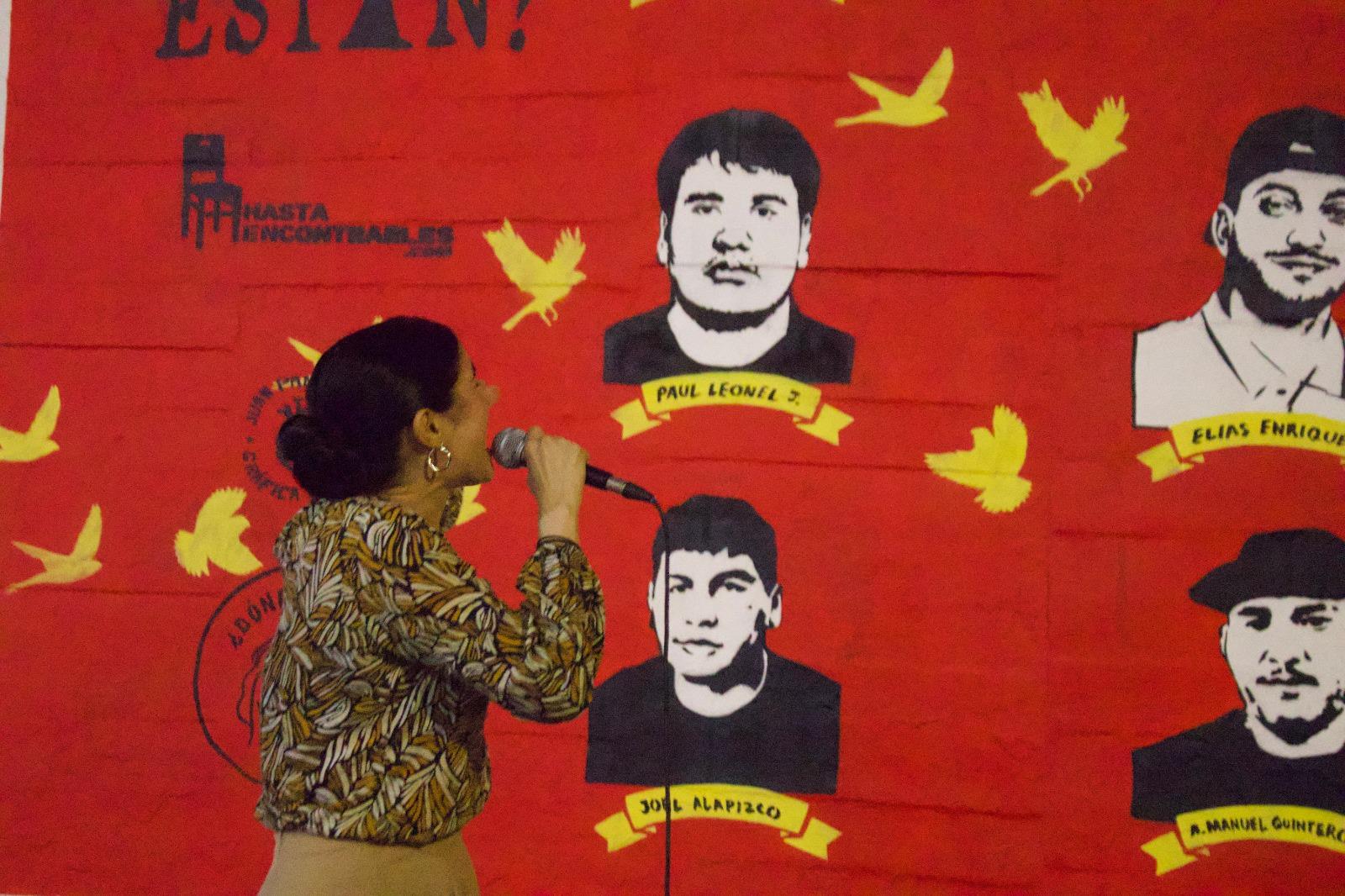 $!Develan mural en el Puente Negro de Culiacán para recordar a personas desaparecidas