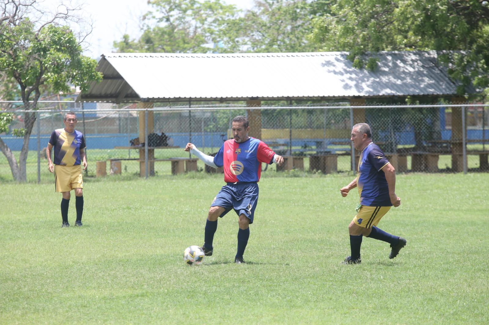 $!Servigrúas se bebe la Copa en Liga Veteranos Platino Plus