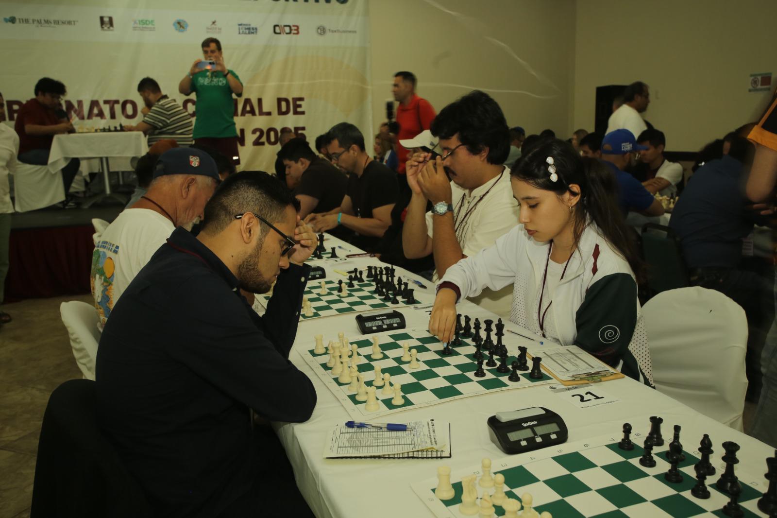 $!Fuerte competencia se vive en Nacional de Ajedrez Mazatlán