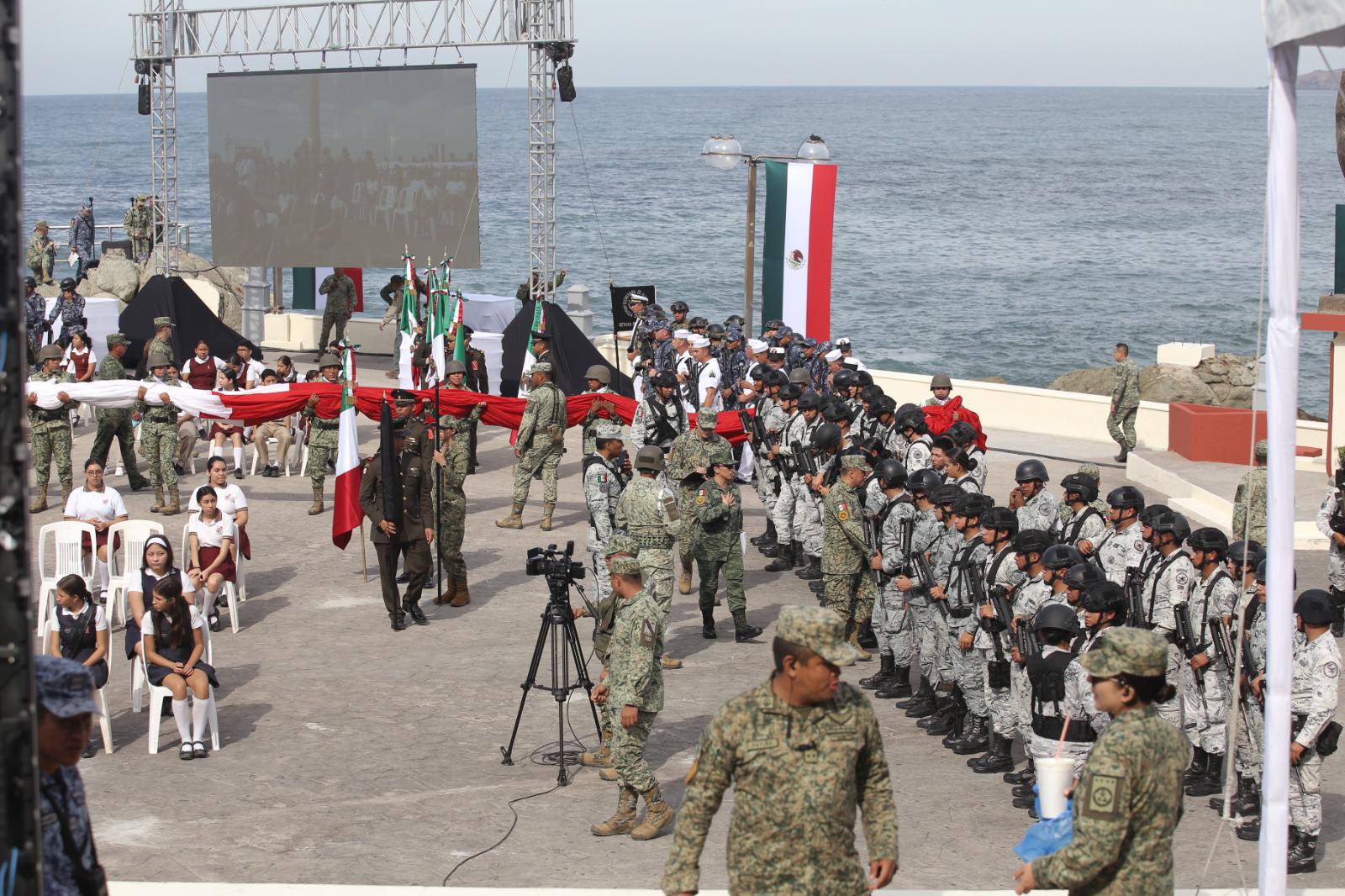 $!Por primera vez, un Presidente de México encabezará en Mazatlán ceremonia del Día de la Bandera