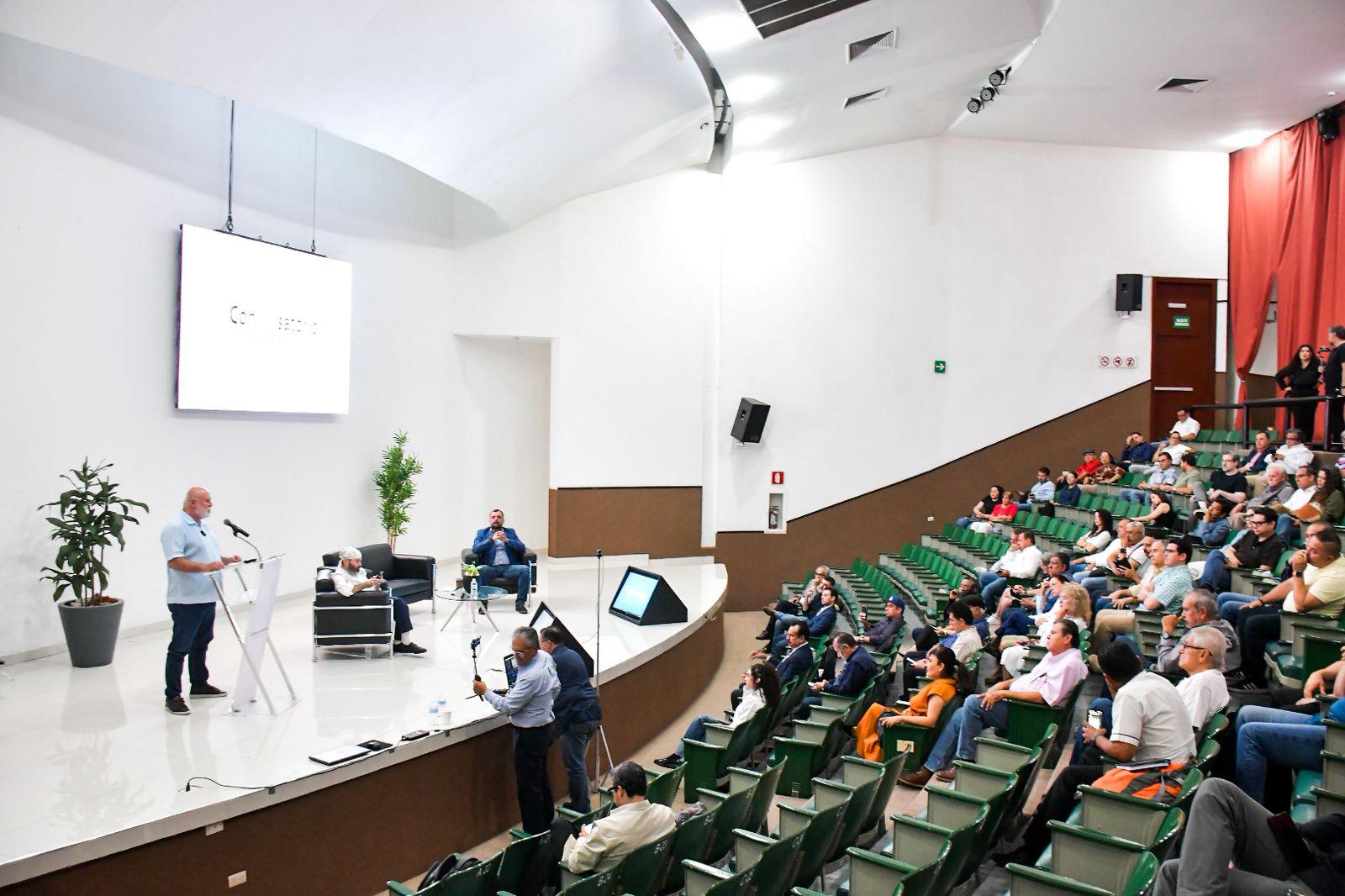 $!Crimen organizado y corrupción política explican la crisis de seguridad en Sinaloa, advierte Manuel Clouthier