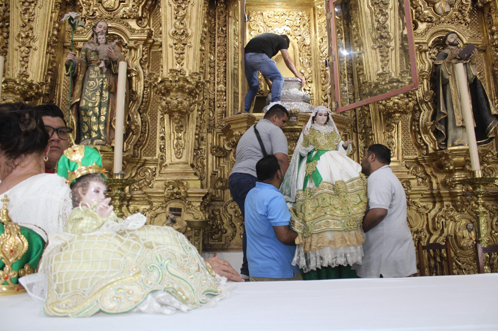 $!Retorna la Virgen del Rosario a su retablo en medio de la fiesta de Todos los Santos
