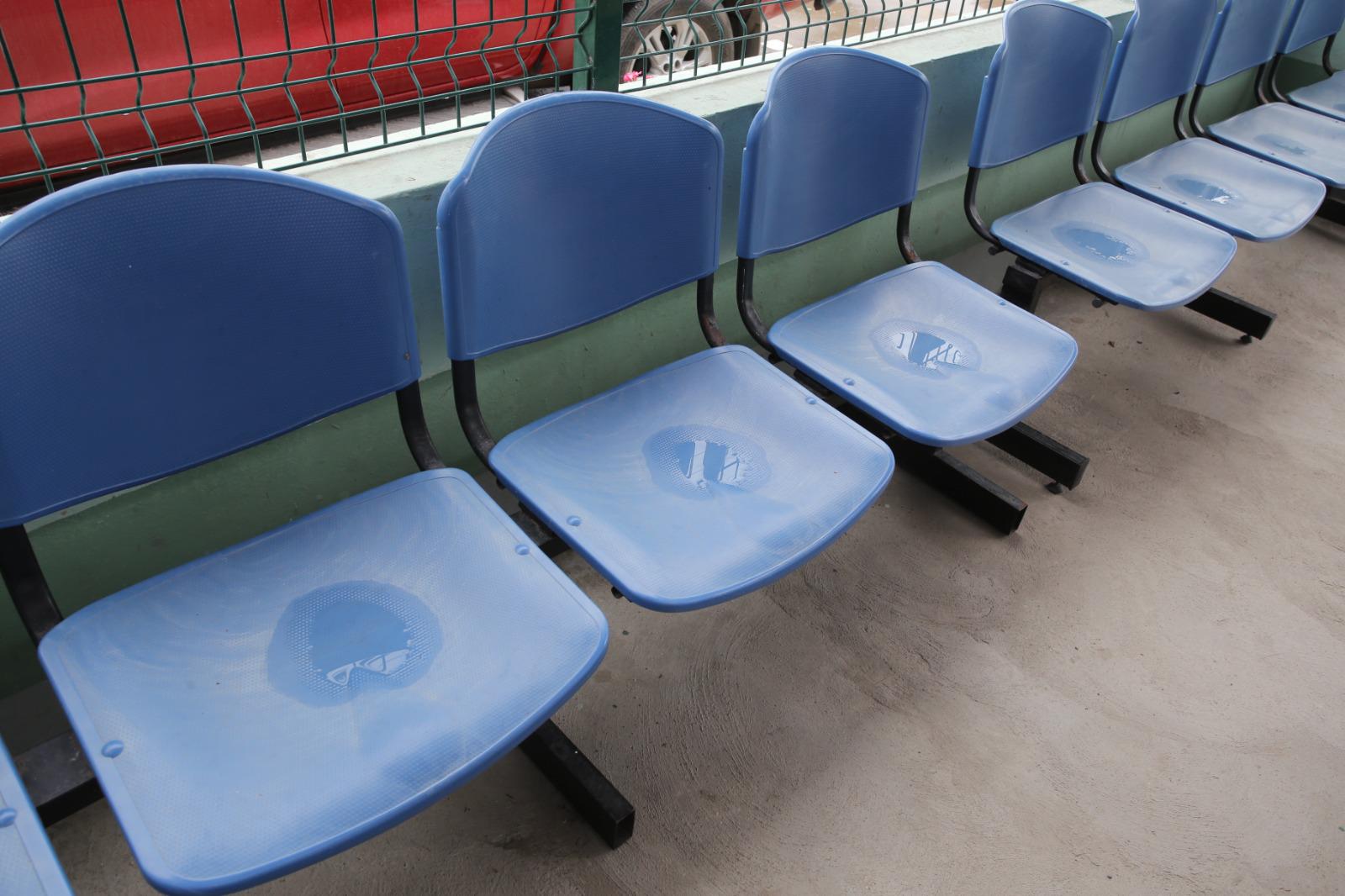 $!Impermeabilizaron pero ahora en Clínica del IMSS Bienestar en Mazatlán les entra más agua