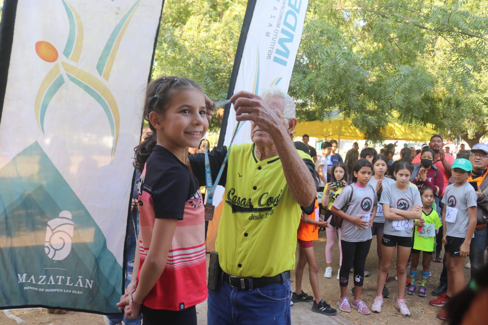 $!Sustaita y Hernández dominan carrera en Santa Teresa