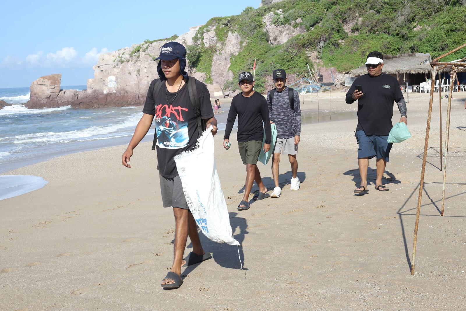 $!Suman esfuerzos Semarnat y Sectur por la limpieza y conservación de playas en Mazatlán