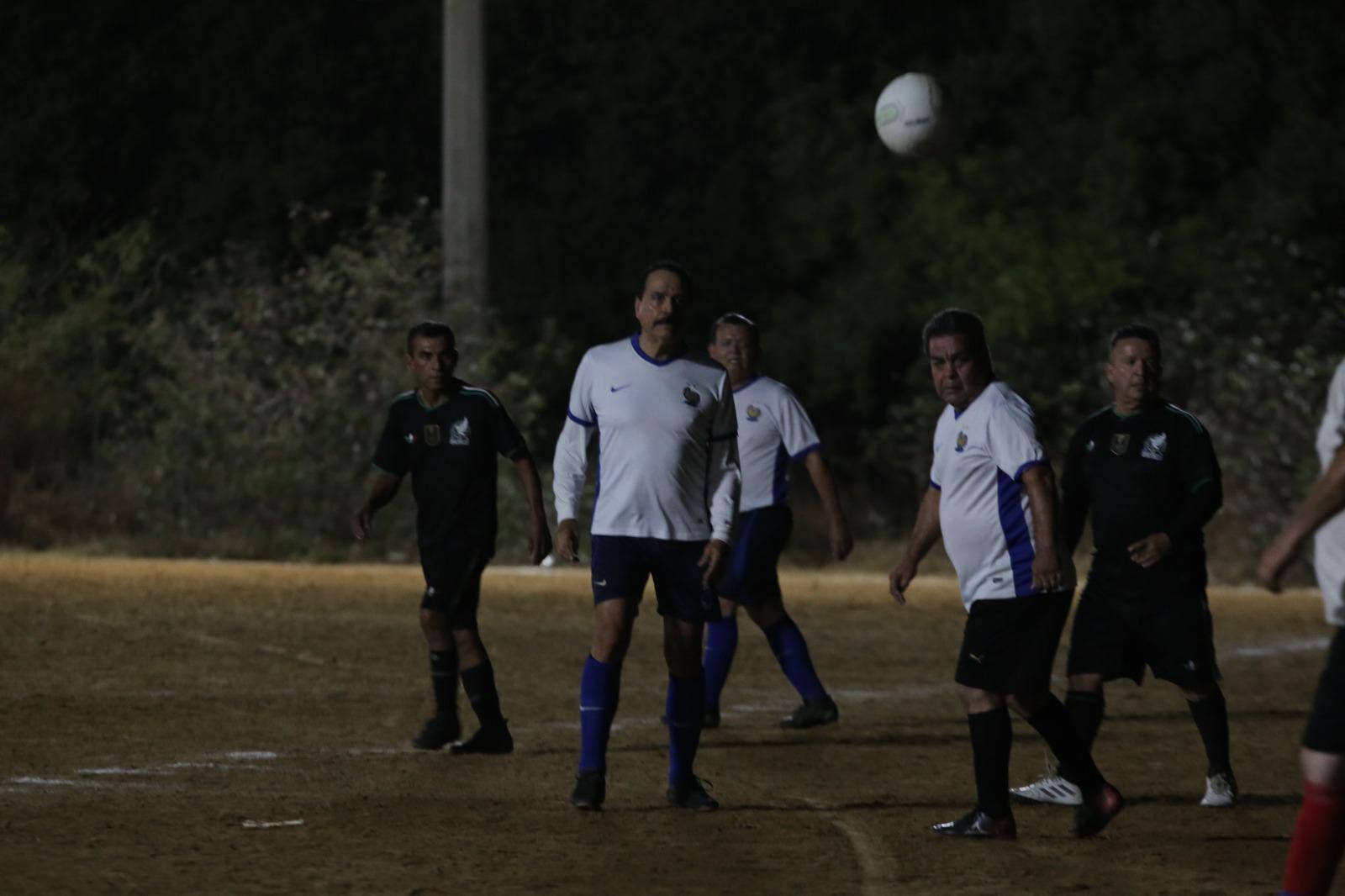$!Servigrúas asegura primer lugar de Liga de Futbol Golden Máster