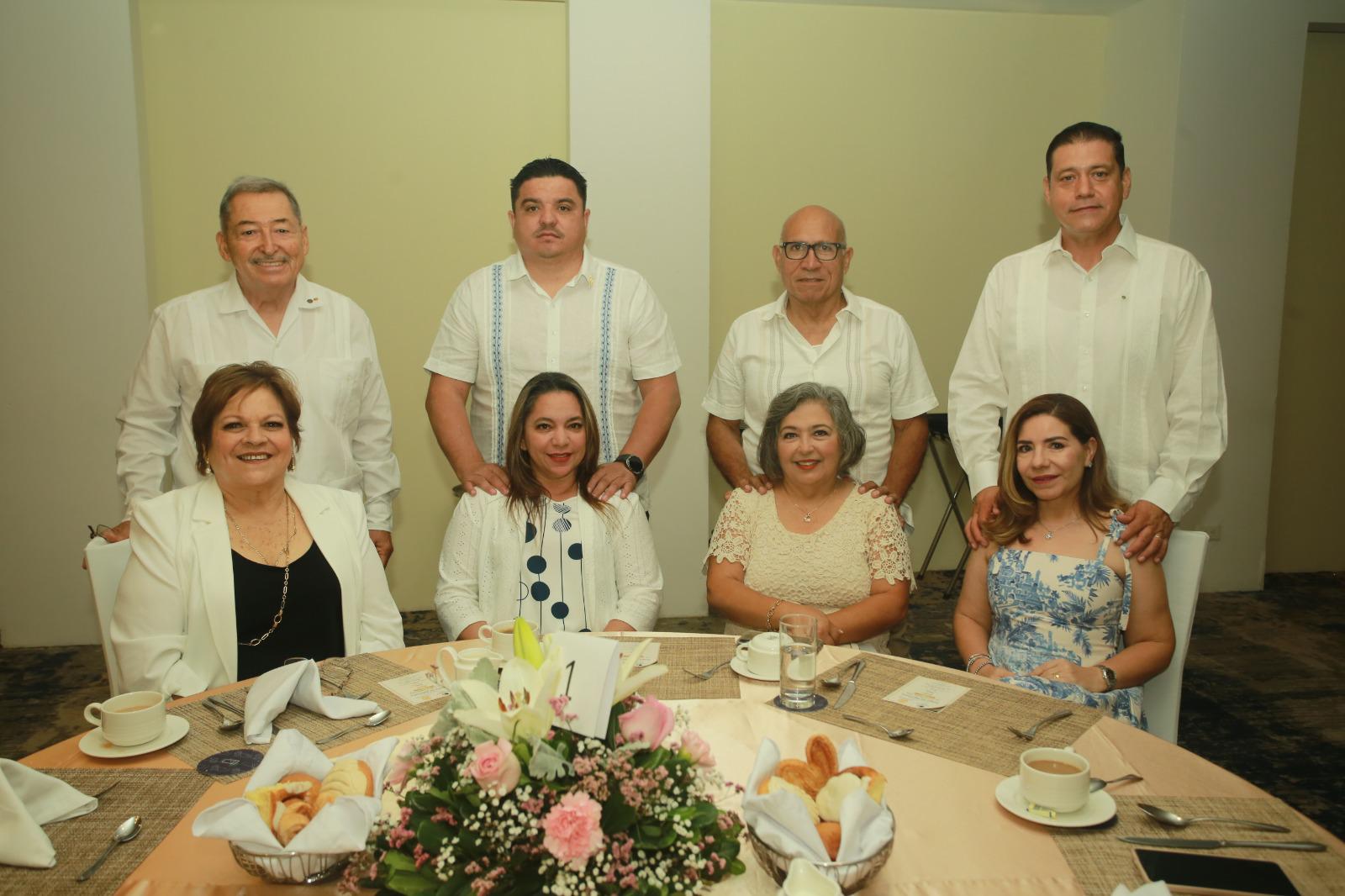 $!José Manuel Jiménez, Manuel Rivas, José Humbert, Mario Gilberto González, María Osuna Amparo, Judith Osuna, Raquel Piña, Carolina Quzada.