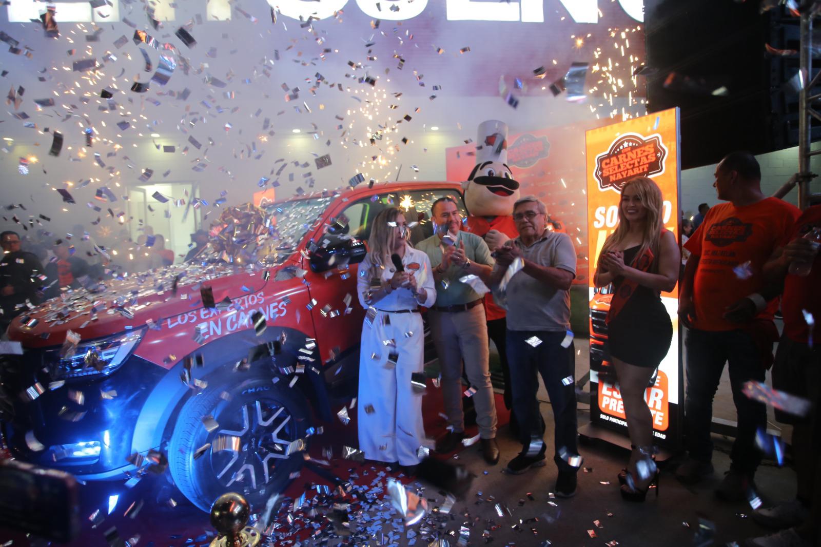 $!Entrega Carnes Selectas Nayarit Camioneta JAC Frison a un cliente en Mazatlán