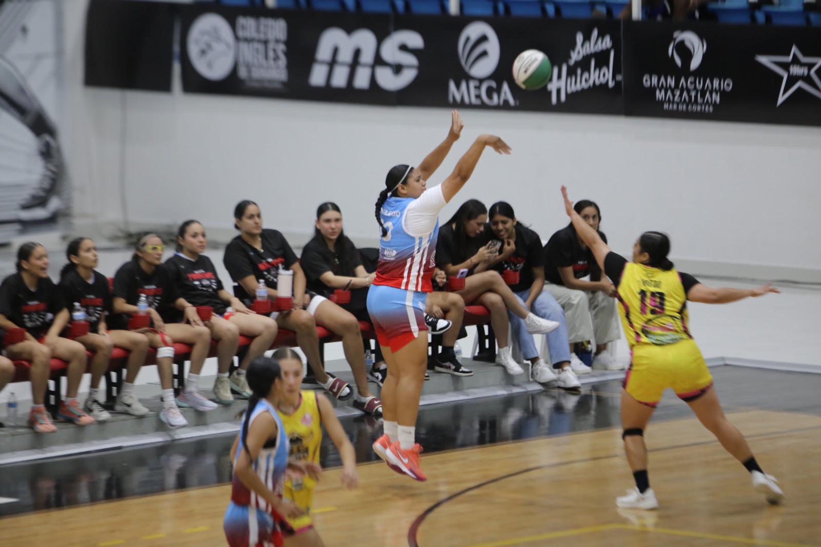 $!Marinas Mazatlán barre en su presentación en el Cibapac