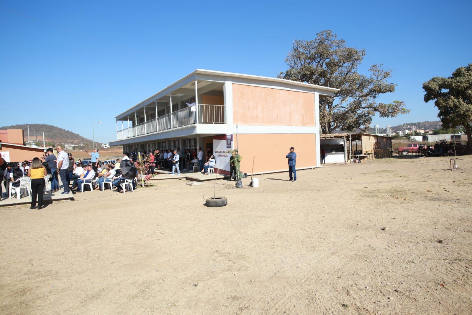 $!Secundaria de Santa Teresa pide ayuda para dejar las aulas de cartón