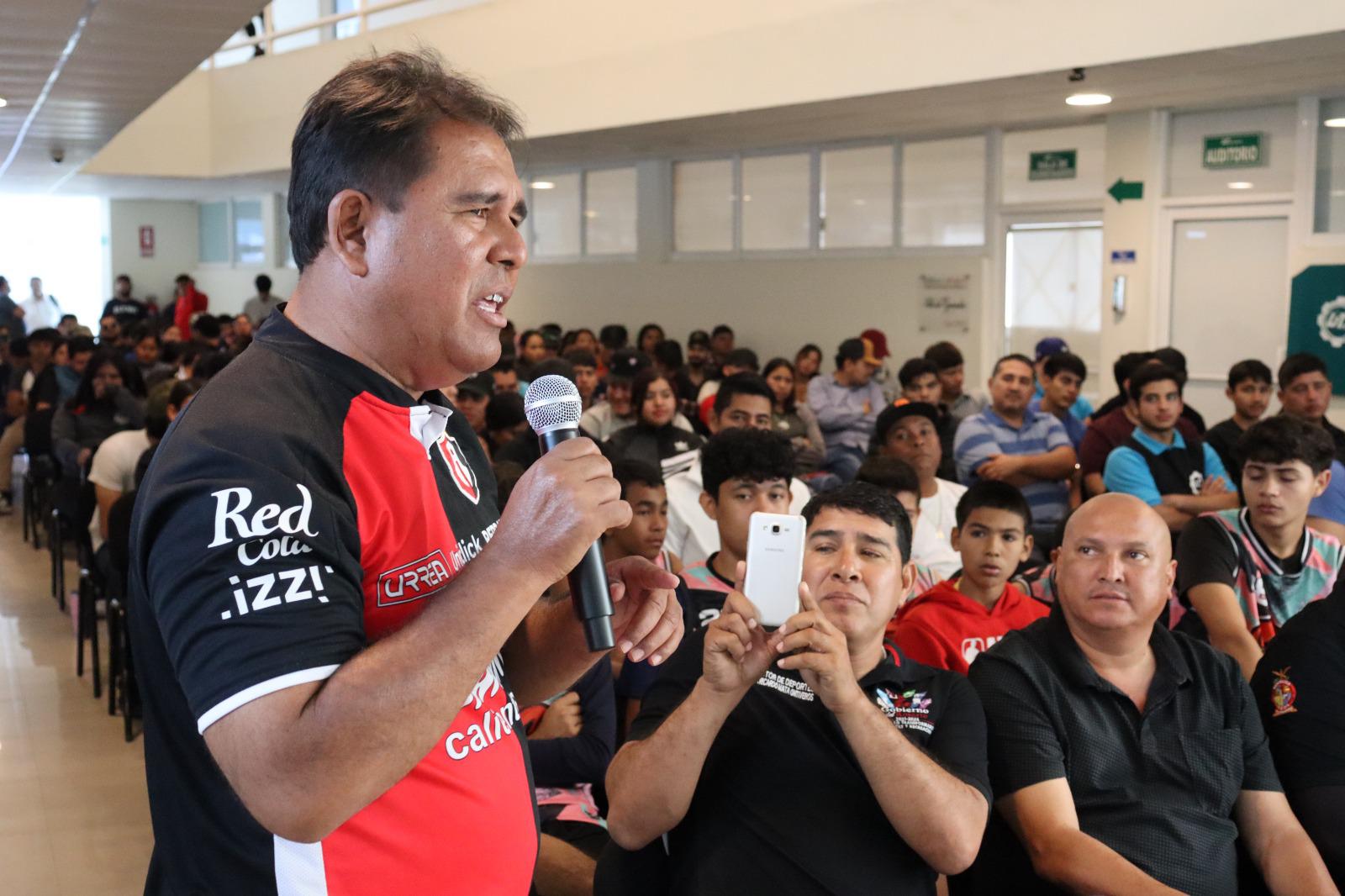 $!En homenaje, nombran ‘Horacio Llamas Grey’ al auditorio de UTEsc