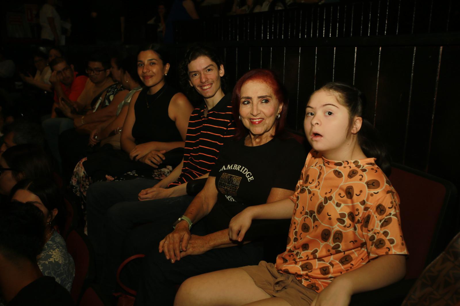 $!Deneb Guzmán Madrigal, Rafael Emilio Villa, Rosario Domínguez y Alejandra Arce.