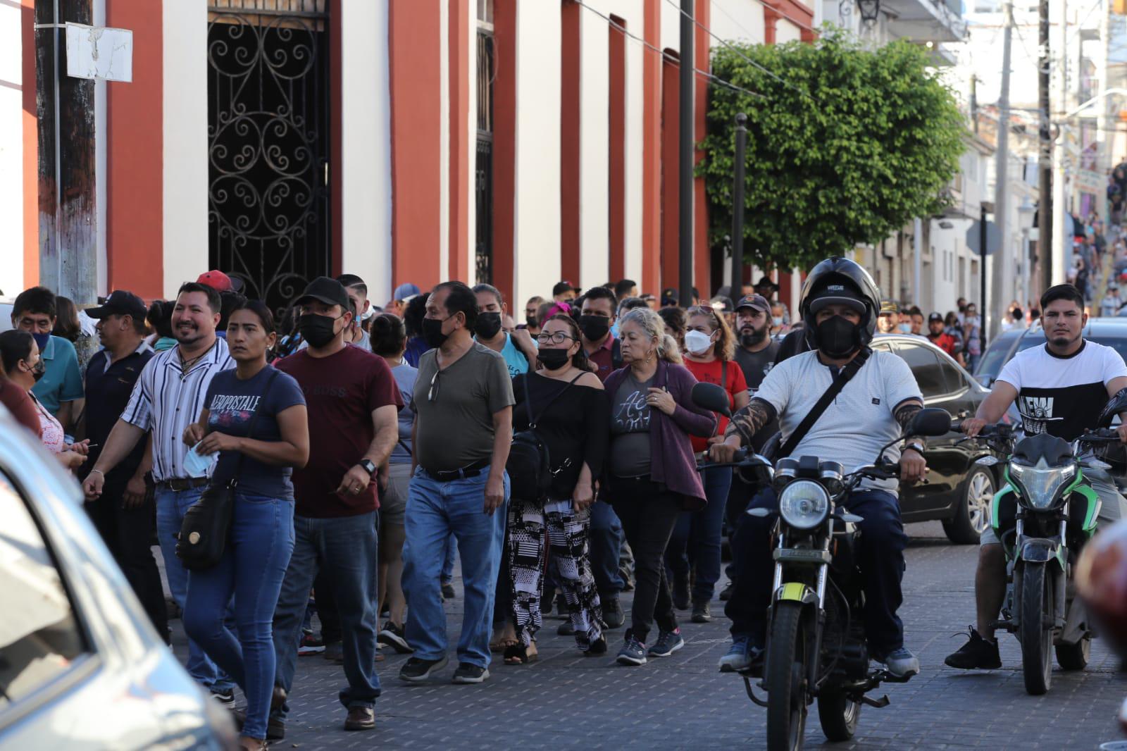 $!Morenistas ‘arropan’ al Alcalde de Mazatlán, ‘El Químico’, en una asamblea informativa