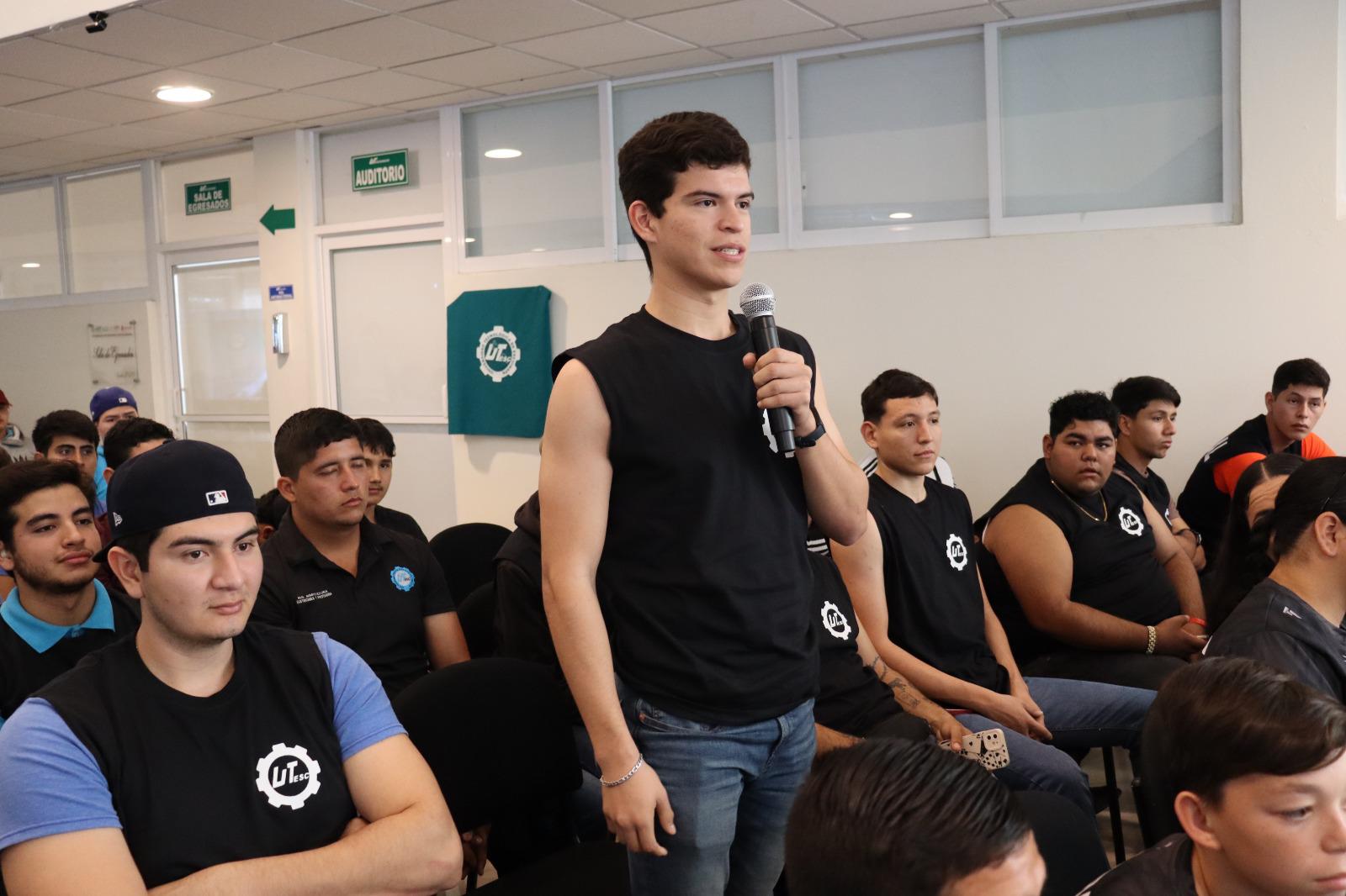 $!En homenaje, nombran ‘Horacio Llamas Grey’ al auditorio de UTEsc