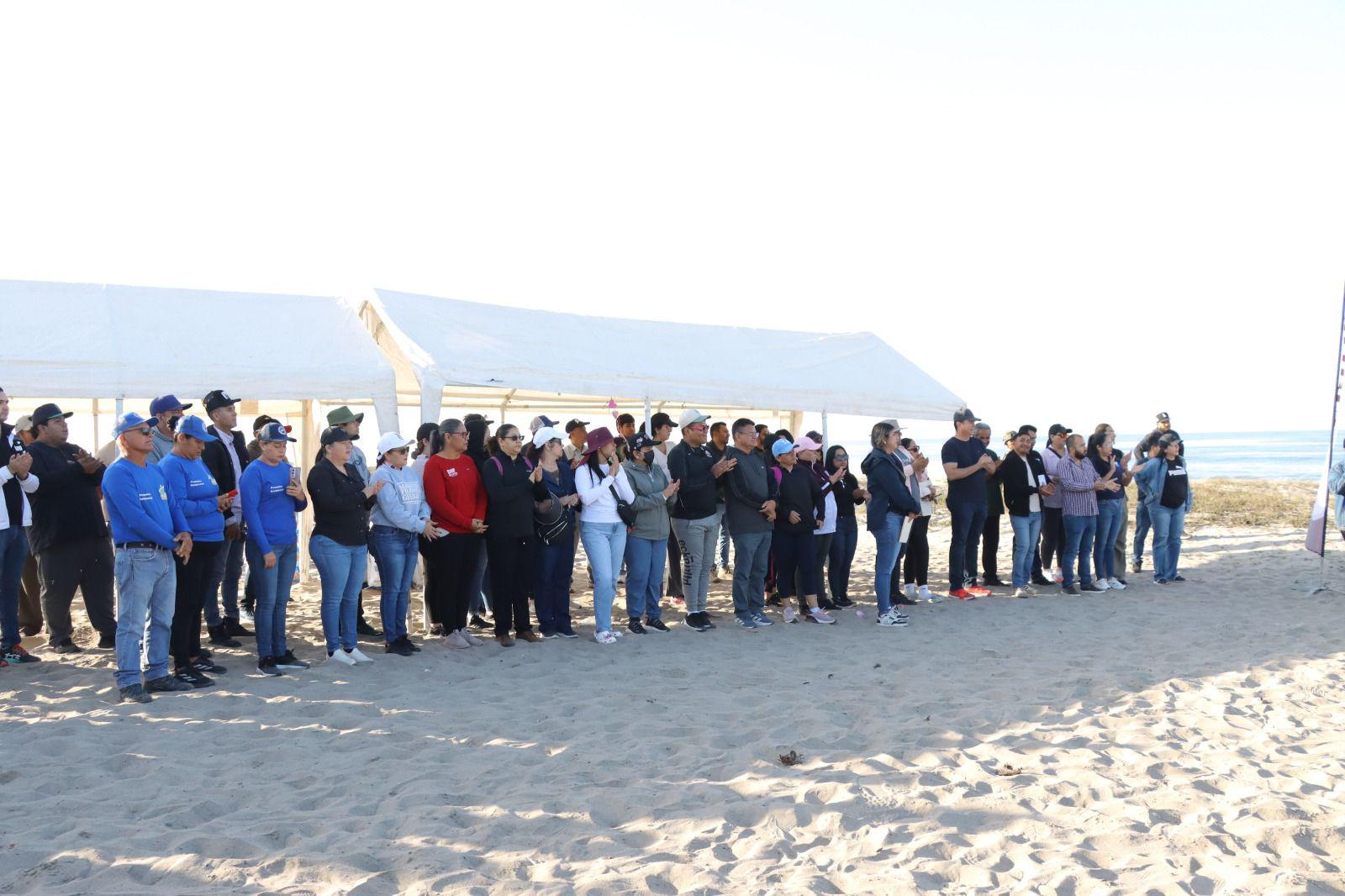 $!Con limpieza en El Caimanero, Rosario se suma a la jornada estatal ‘Sinaloa, limpia tu playa”