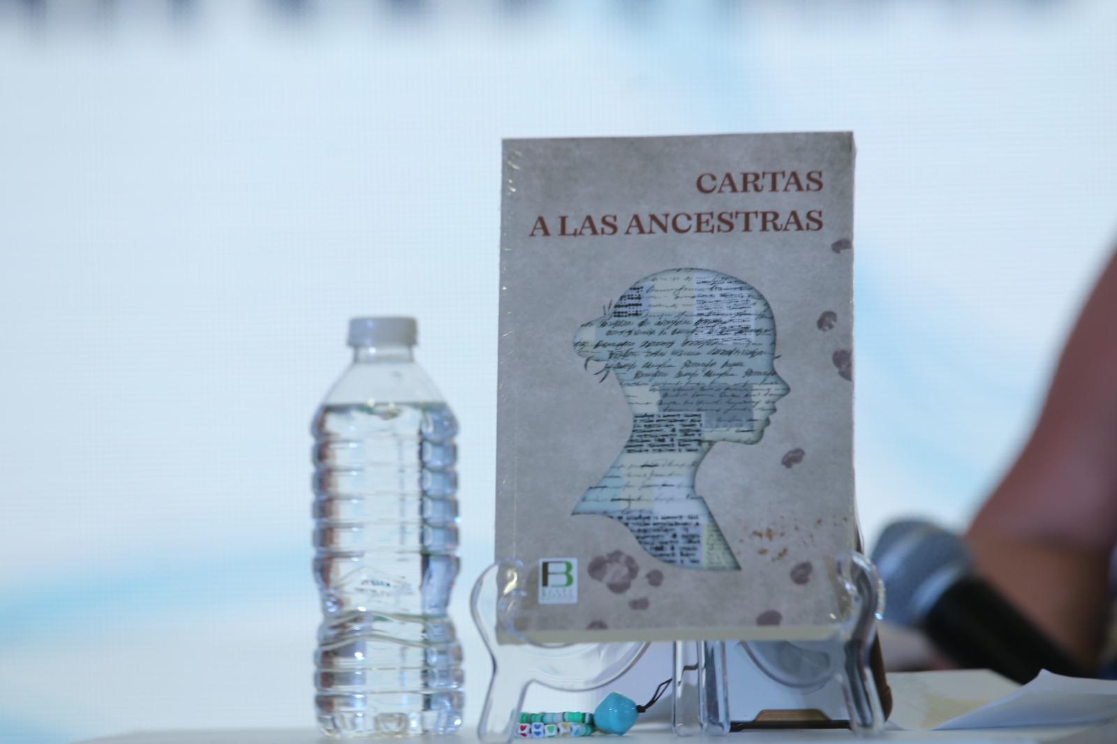 $!El público universitario conoció un poco sobre este libro.