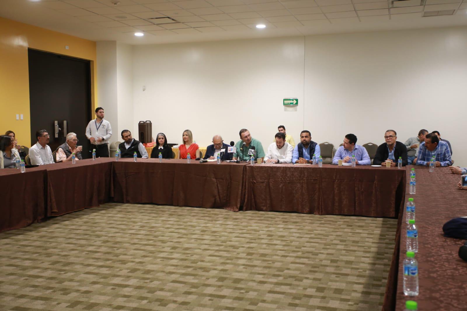 $!Va Mazatlán por el récord Guinness del ceviche de camarón más grande del mundo