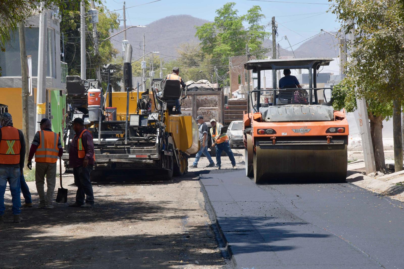 $!Reencarpetan calles del sector norte en Culiacán
