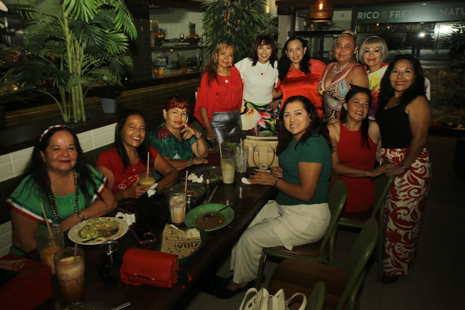 $!Una tarde muy alegre pasó la cumpleañera junto a sus alumnas.
