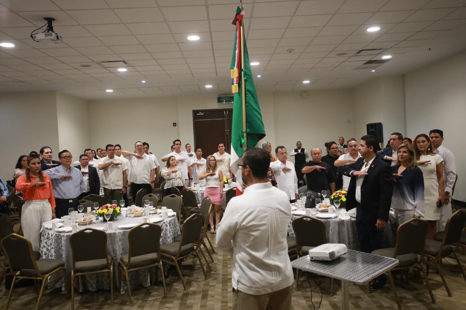 $!Rinde protesta consejo directivo del Instituto Mexicano de Contadores Públicos de Sinaloa