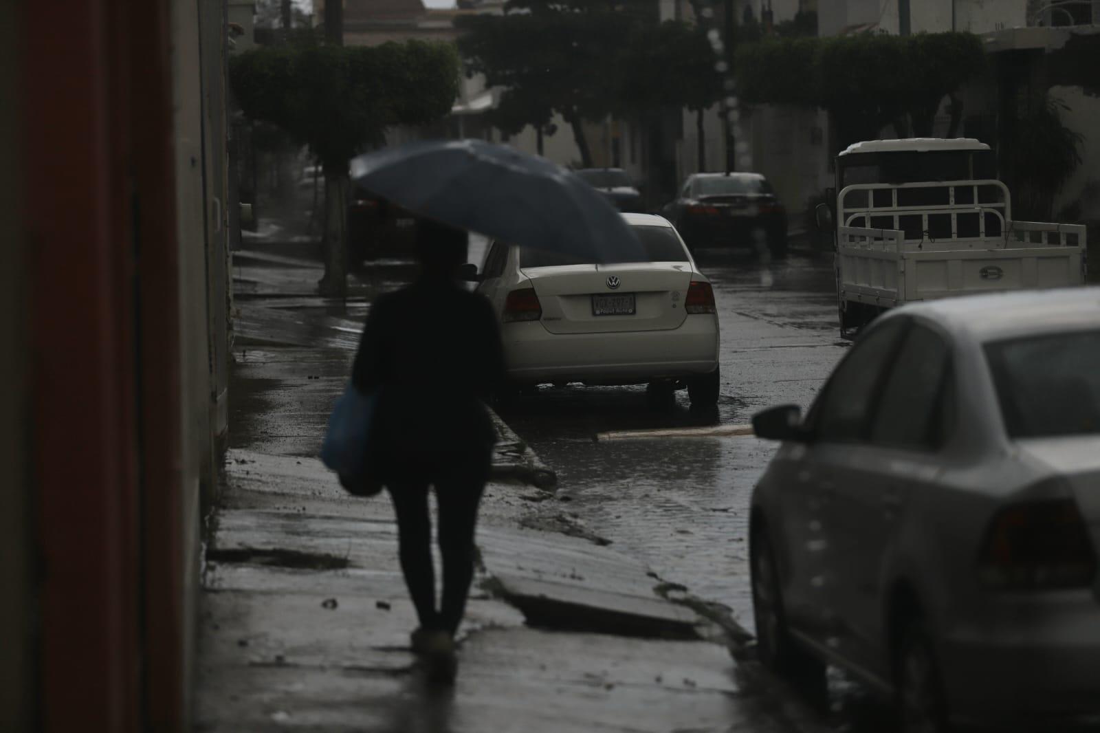 $!Cae fuerte lluvia en Mazatlán por la segunda tormenta invernal
