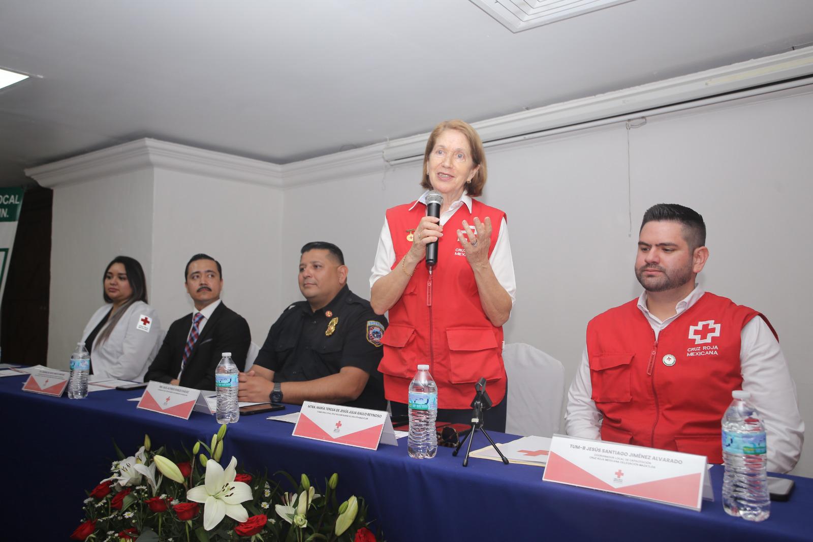 $!Se gradúan con honores 14 nuevos técnicos en Urgencias Médicas de Cruz Roja Mazatlán