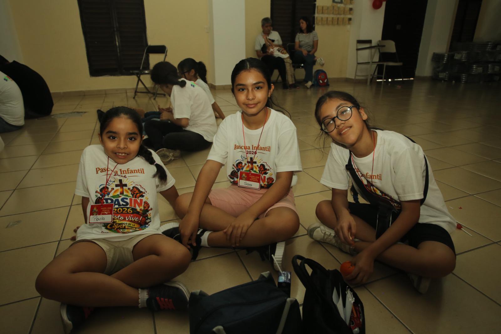 $!Paula Regina Bustos, Sara Bustos y Monserrat Guadalupe Rodríguez.