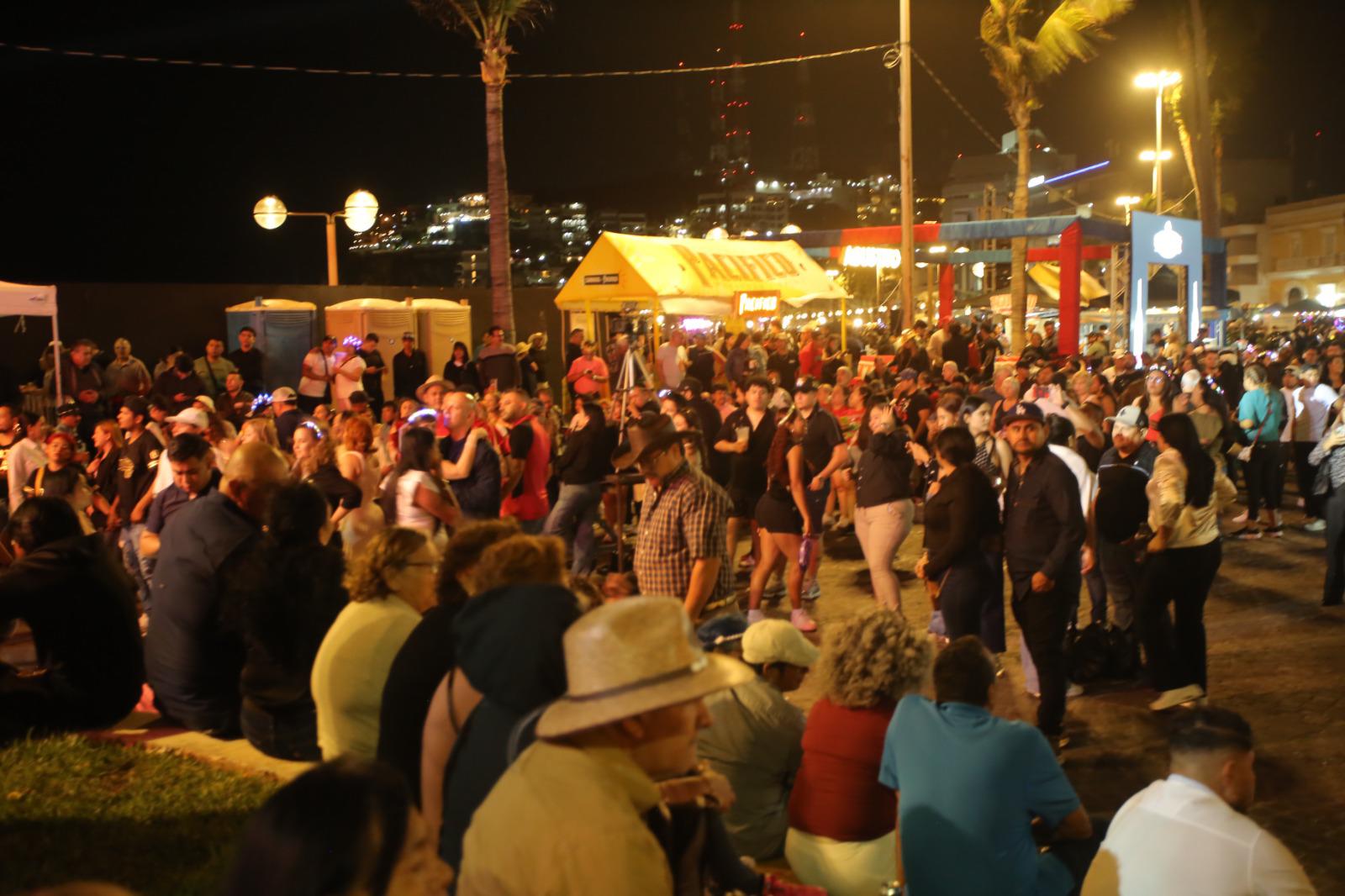 $!Carnaval de Mazatlán reúne a 123 mil personas en su tercer día y fortalece la economía local, informa Estrella Palacios