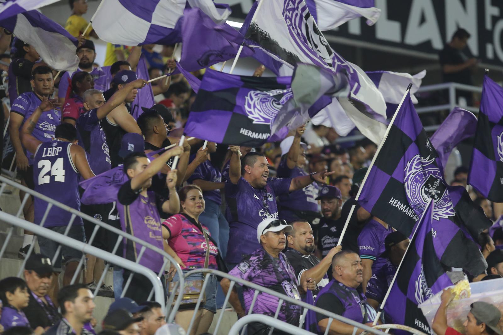 $!Afición americanista nuevamente abarrota estadio El Encanto