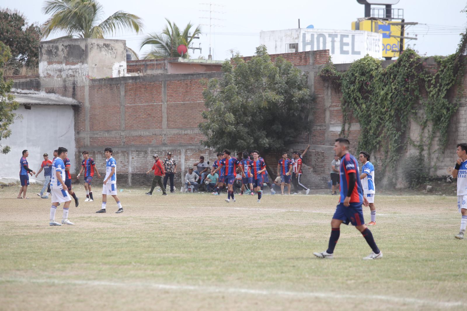$!Familia Aguilar derrota de manera agónica a Picudos y llega a la semifinal de la Primera Fuerza